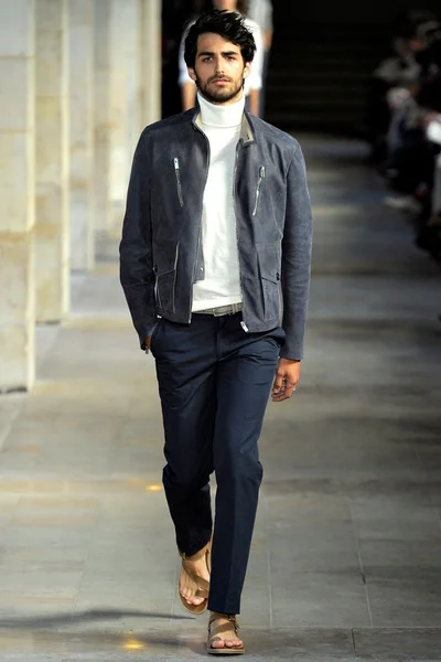 Look 14
